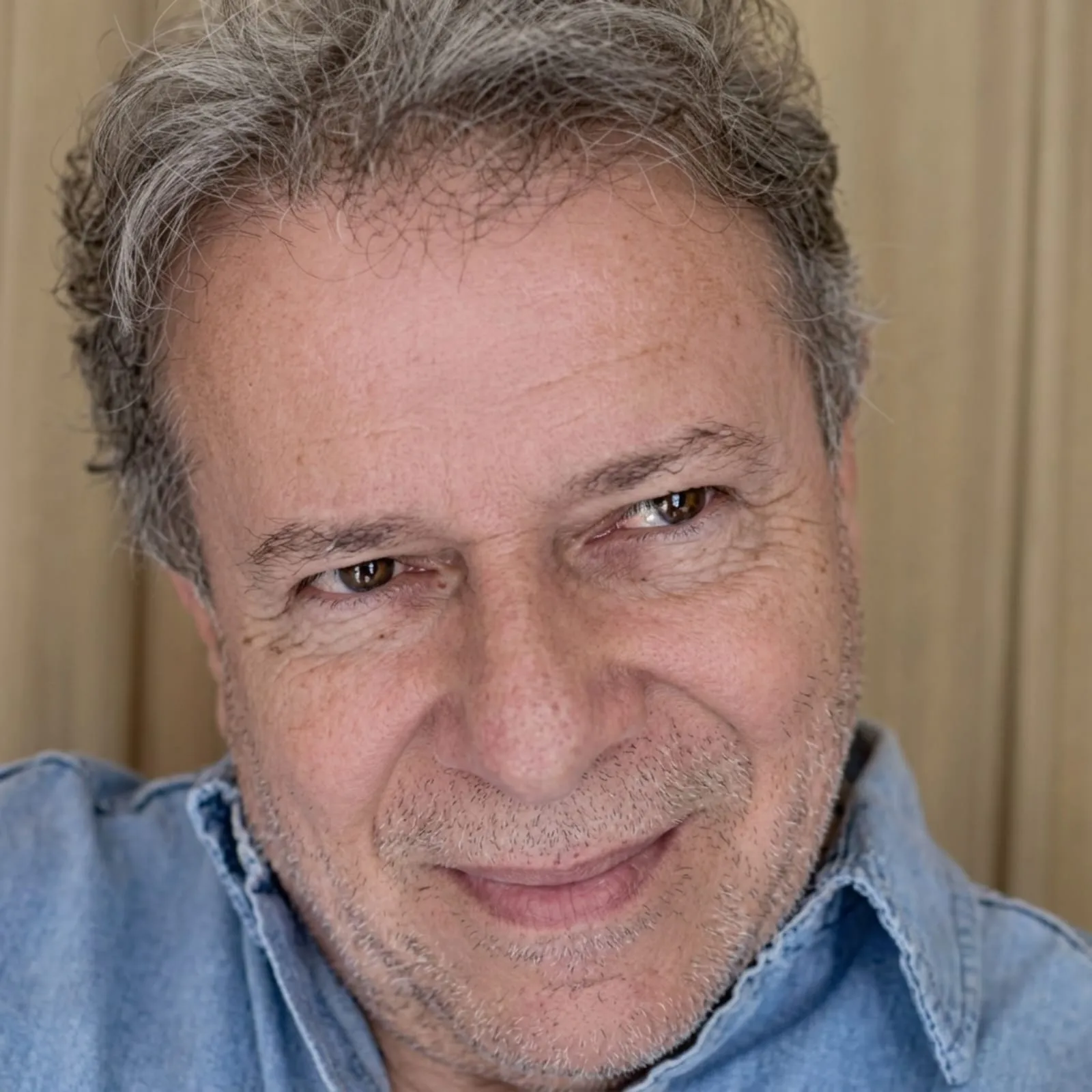 Cirso Saturnino em 2026, à frente da Editora Sol